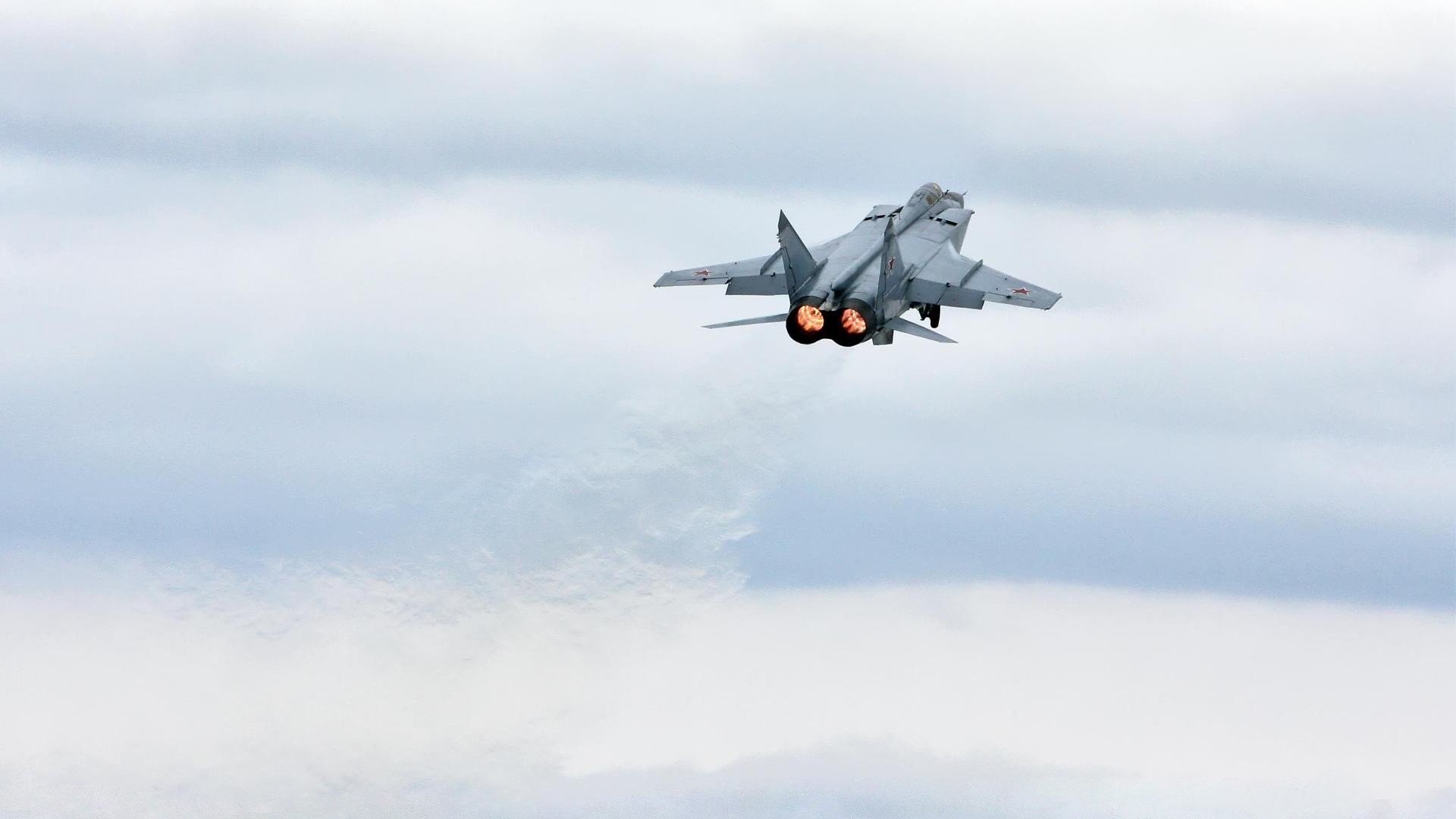 双线战场，韩国队力克德国队背后，郑思维的火热状态预示什么？